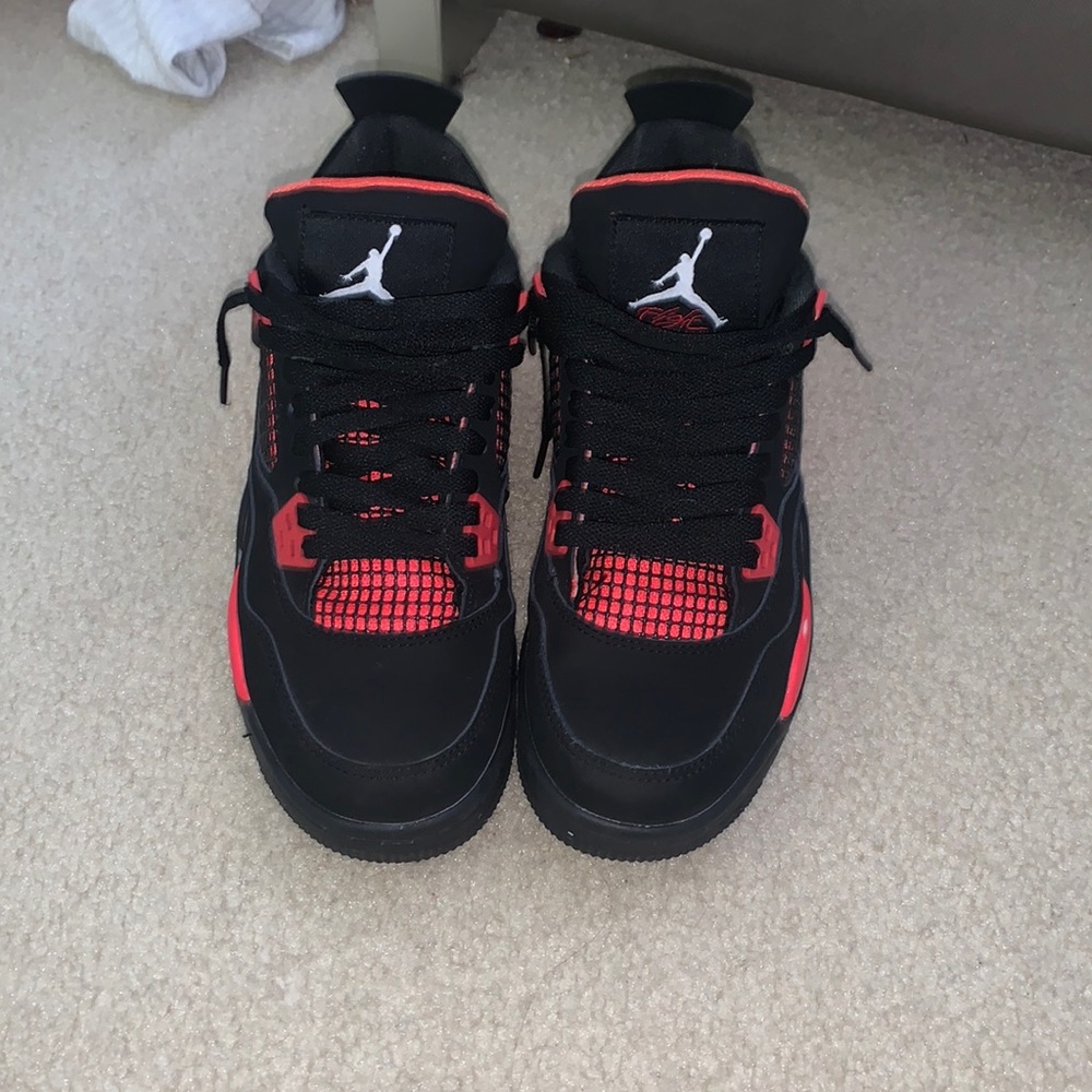 Size 6Y Jordan 4 thunders